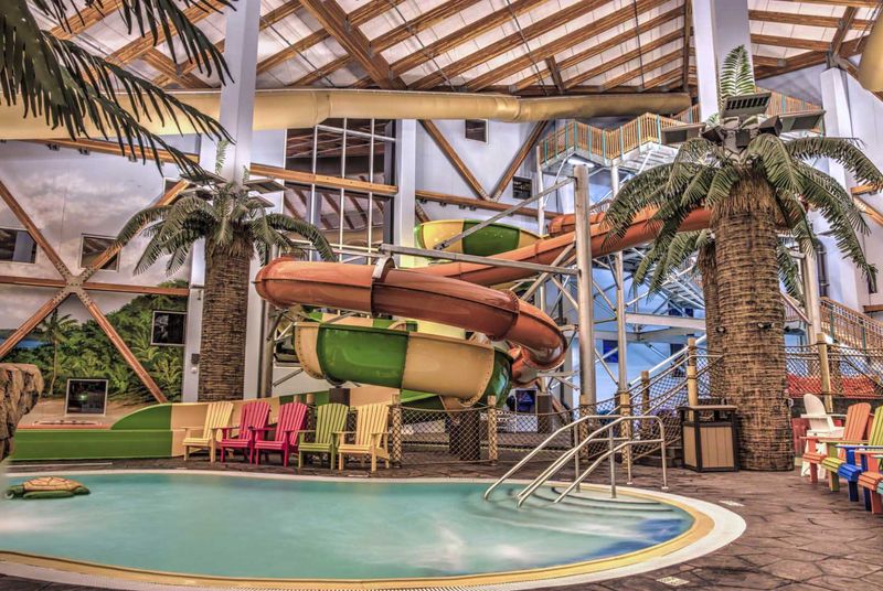 Parrot Cove Water Park, Garden City, KS