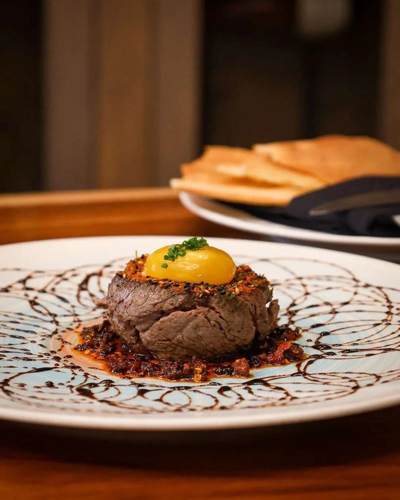 Give The Hawaiian Ribeye Room