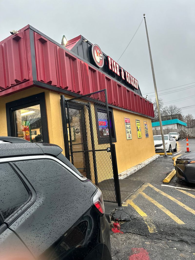 J's Fish & Chicken