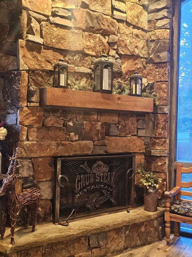The Campfire Supper Feeling That Keeps People Coming Back