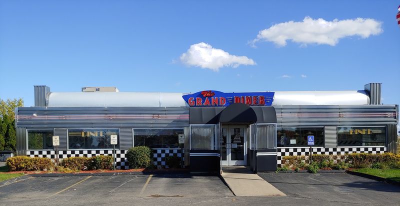 The Grand Diner Keeps The Retro Spirit Easygoing