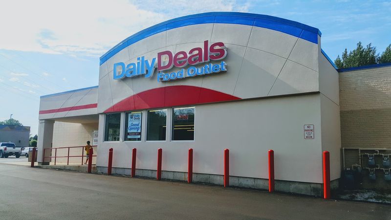 Closeout Groceries Put Lower Prices On Familiar Brands