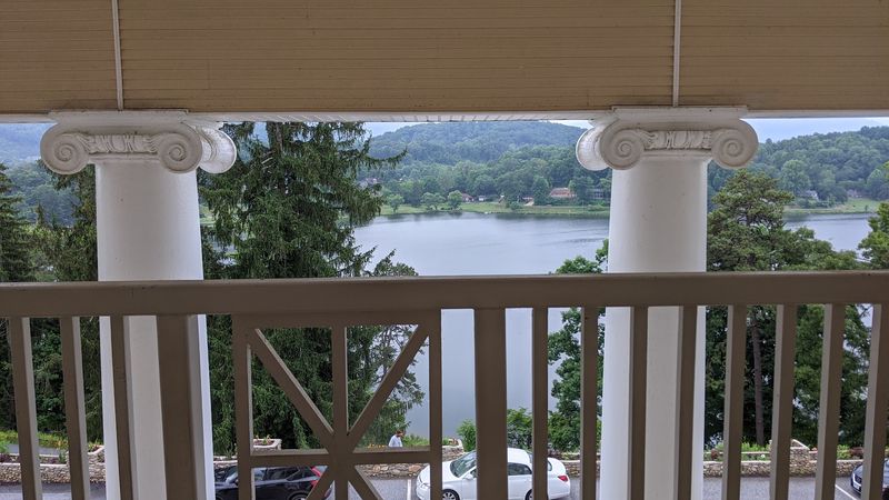 Lake Views Give The Room A Better Screensaver
