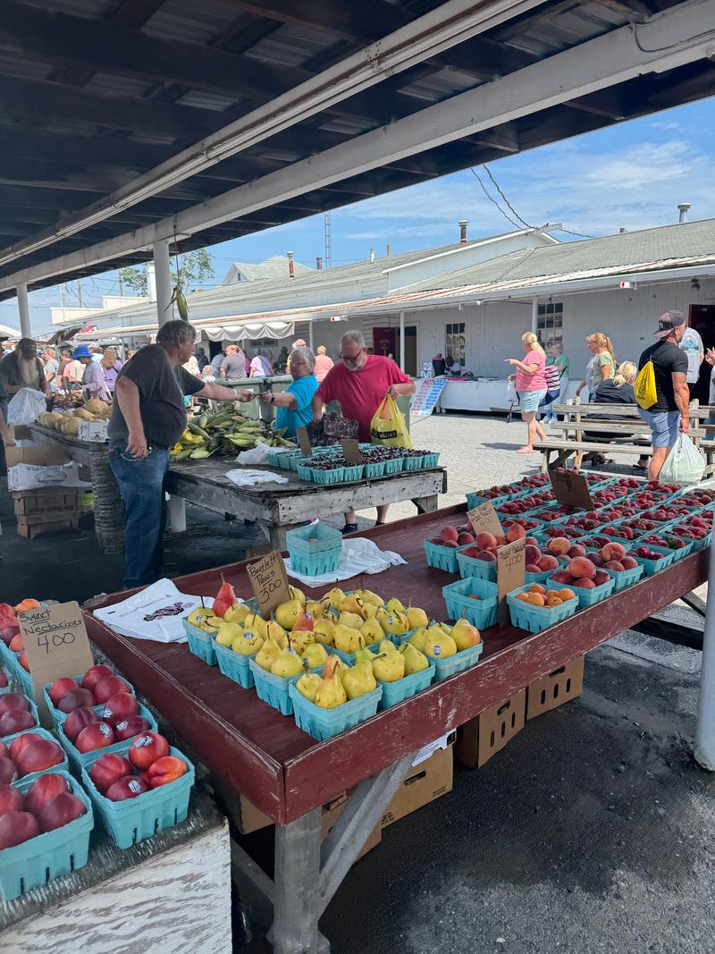 The Buzz of a One-Day-a-Week Market