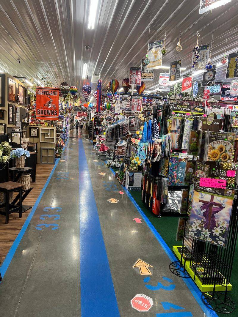 Dozens Of Vendors Turn Browsing Into A Serious Treasure Hunt
