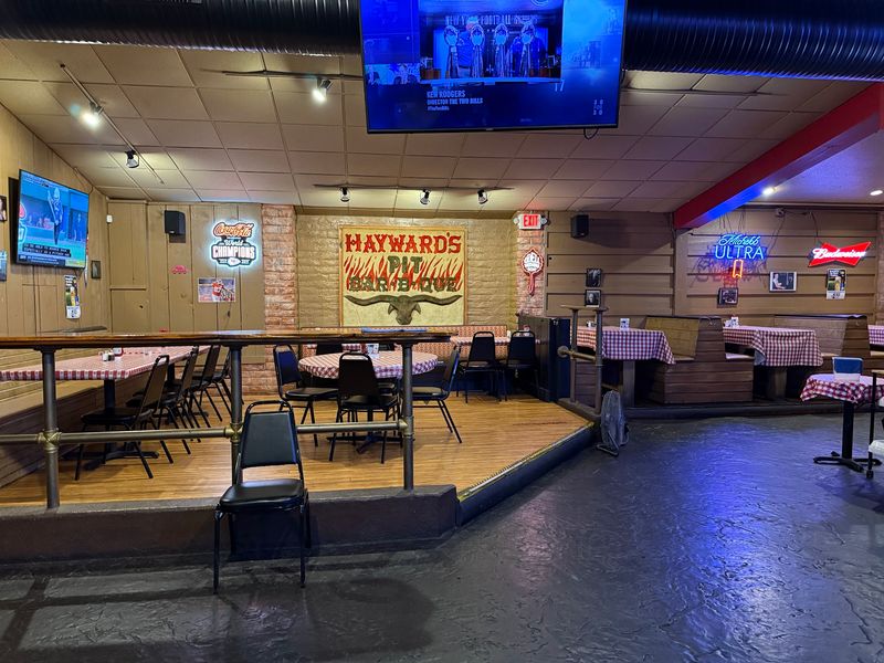 Hayward's Pit Bar B Que, Shawnee