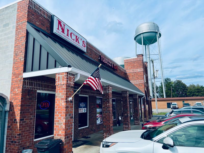 A Small Burger House Built A Big Following