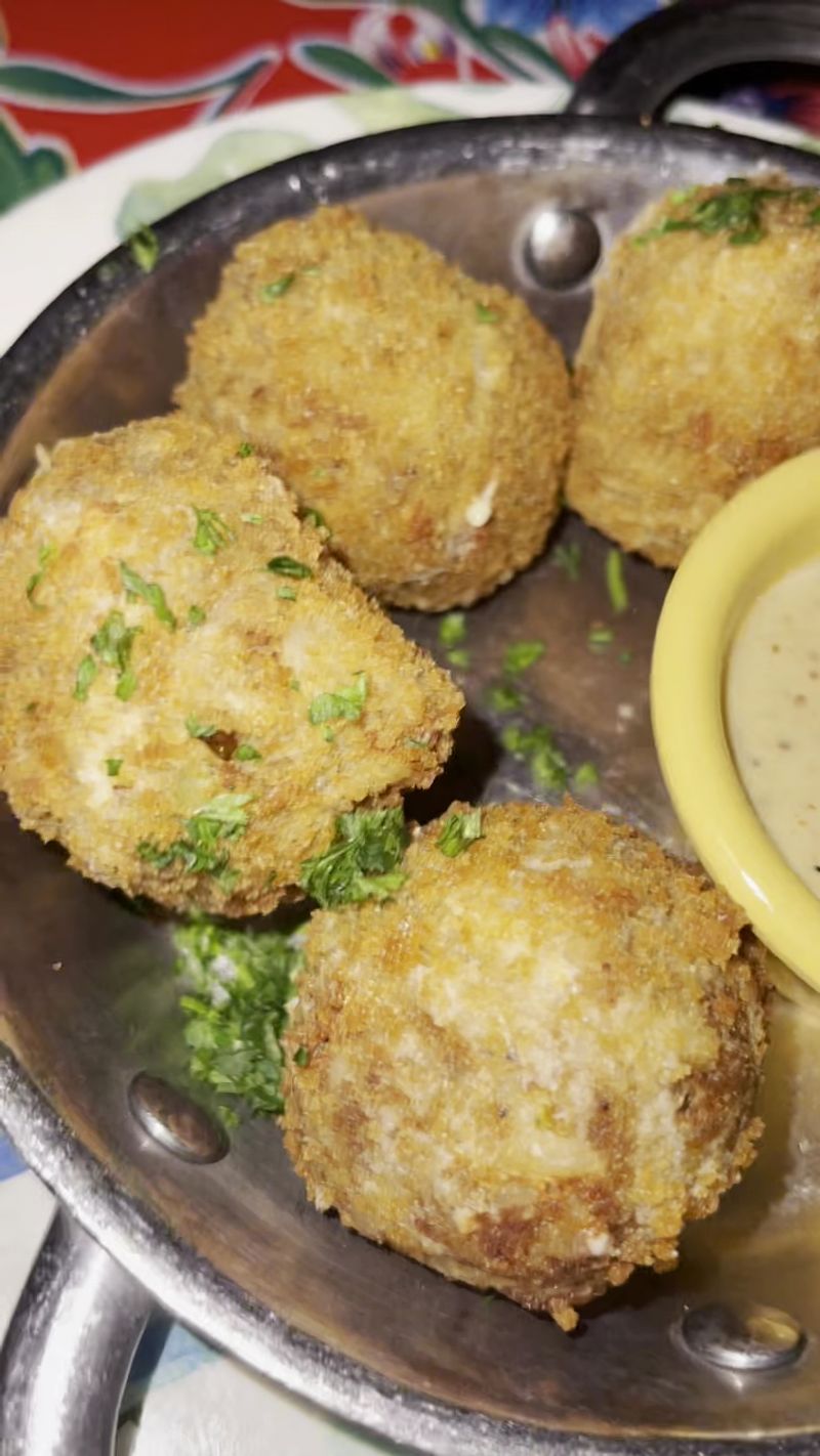 Choose Austin Leslie's Fried Chicken For A Classic Move