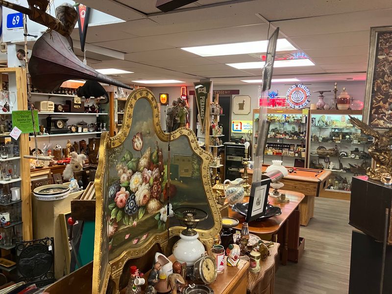Vintage Finds Antiques, Wichita, Kansas