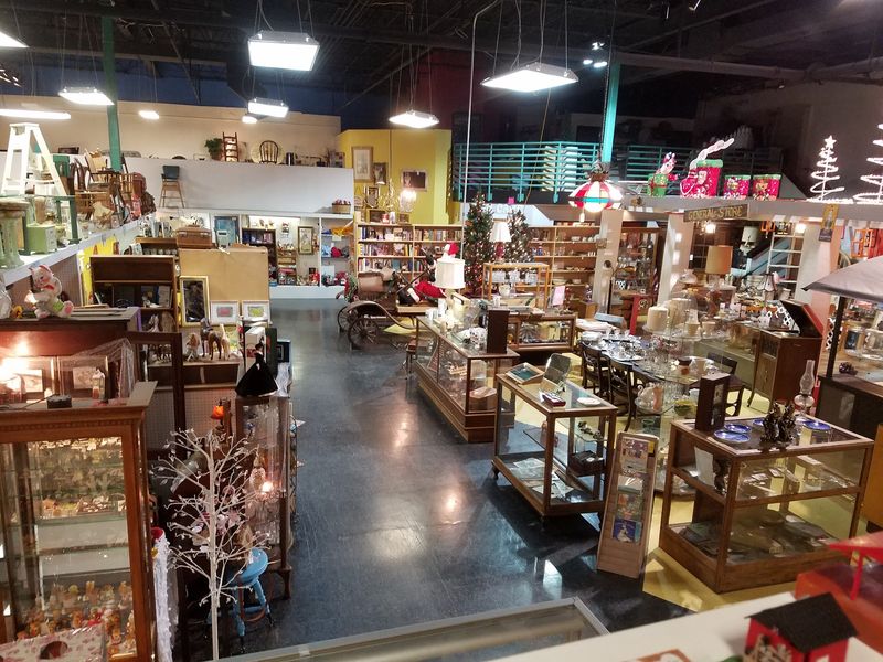Shawnee Antique Mall, Shawnee, Kansas