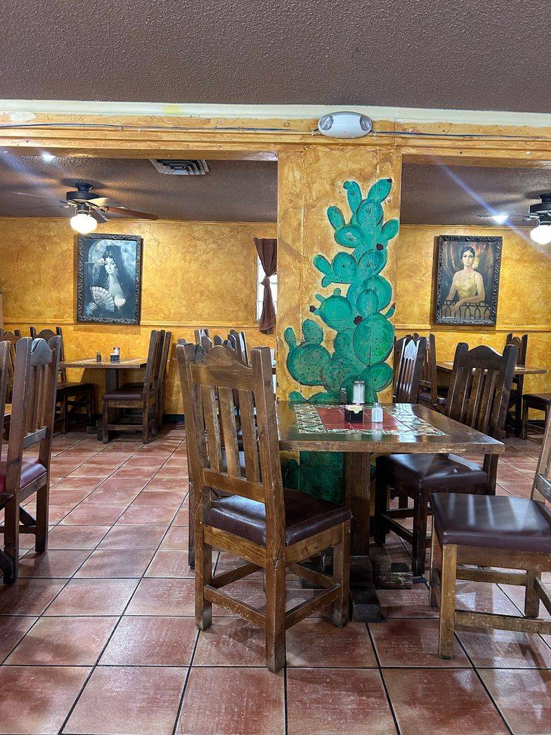 La Nueva Casita Cafe