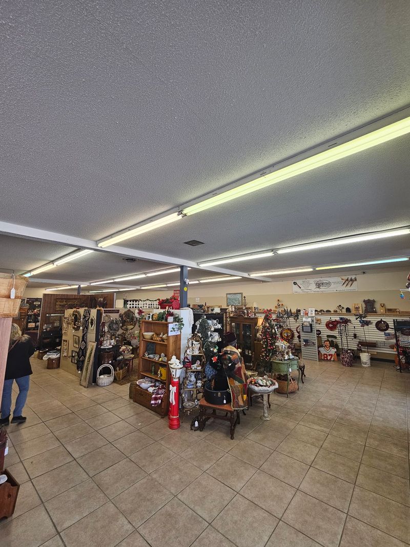 Hudson Antique Market, Wichita, KS