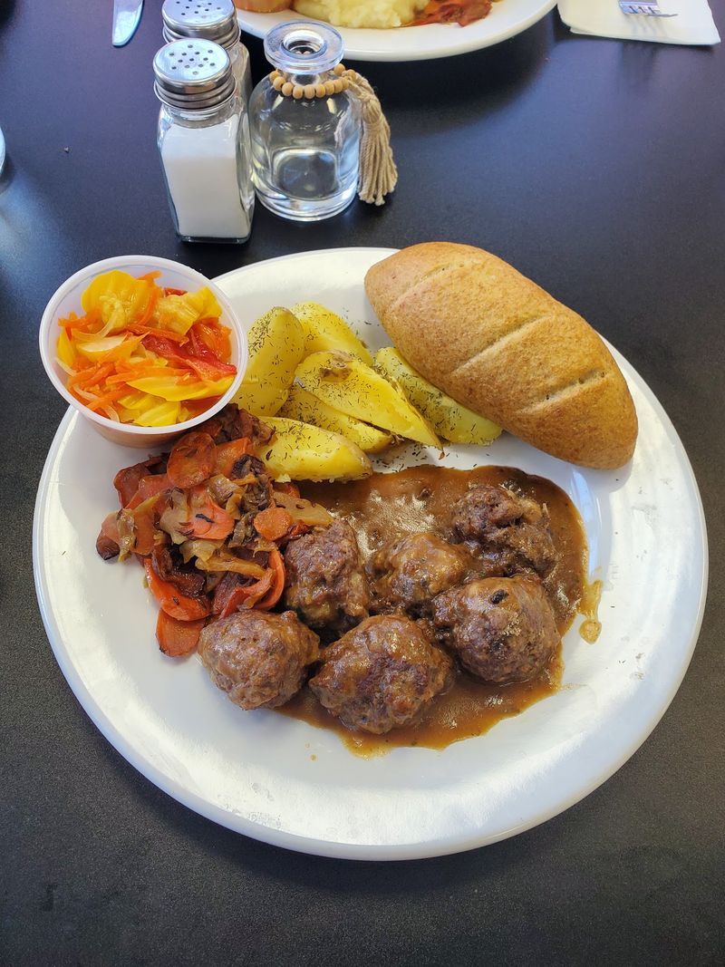 A Good Fit For Many Kinds Of Diners