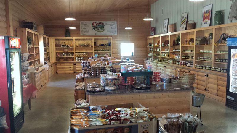 Circle's Pecans & Country Store In McCune