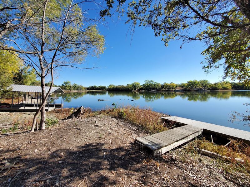 Walking Paths, Dam Views, And Easy Exploring On Foot