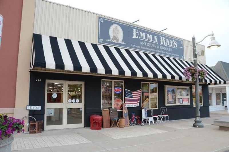Emma Rae's Antiques and Uniques, DeWitt