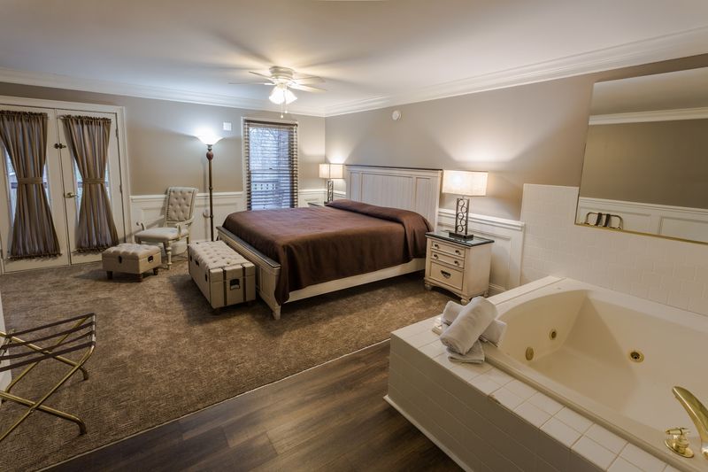 Romantic Suites Add Another Layer Of Relaxation At This Georgia Resort