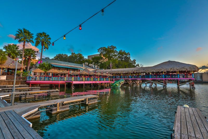 Hula Hut