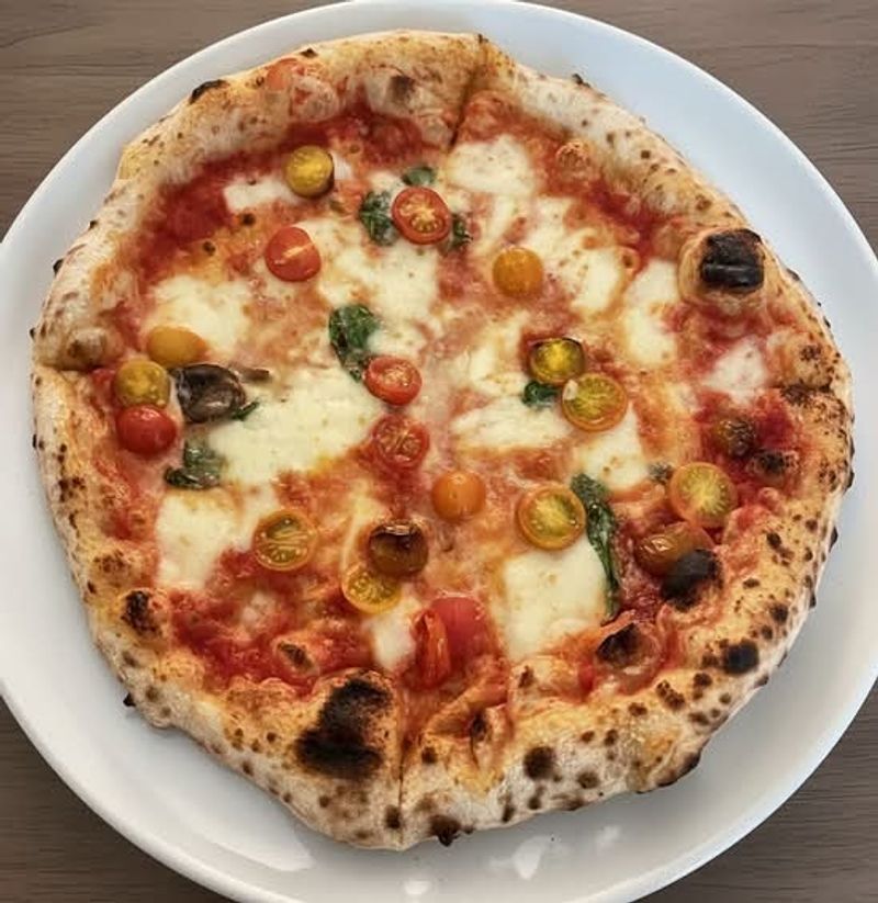 Neapolitan Pizza Keeps The Oven In Charge