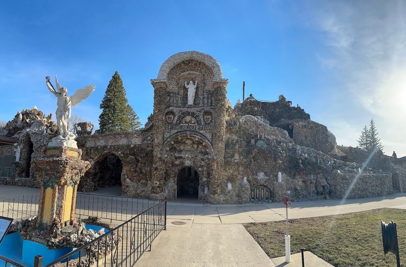 Shrine Of The Grotto Of The Redemption, West Bend
