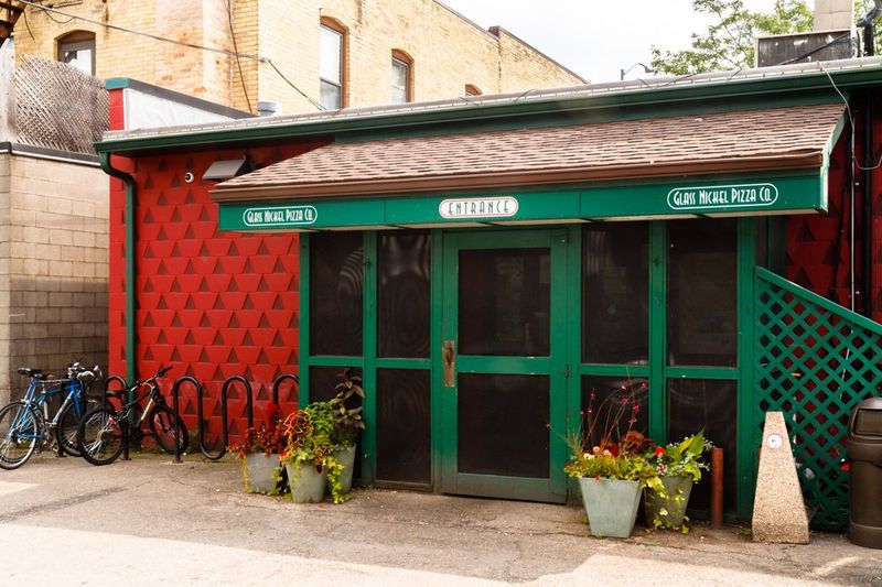 Glass Nickel Pizza Co.