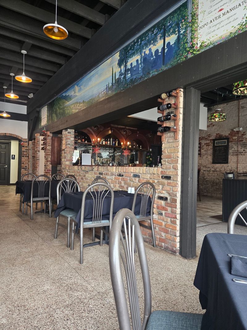 Tito's La Casa
