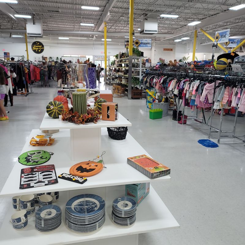 City Thrift Overland Park, Overland Park, Kansas