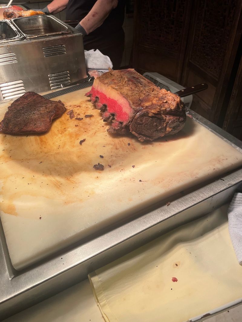 Prime Rib Gives Non-Seafood Diners A Strong Second Route