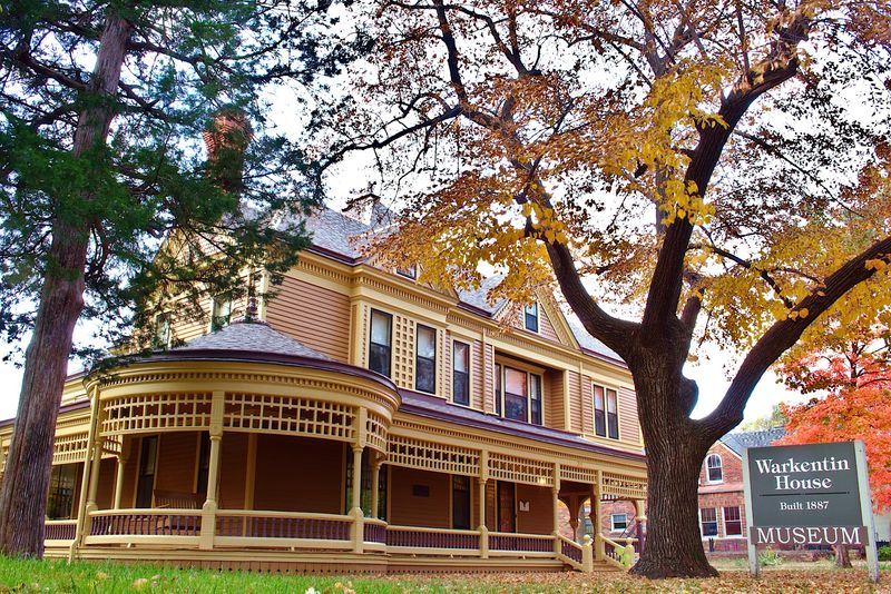 Guides Who Know The Family Like Neighbors