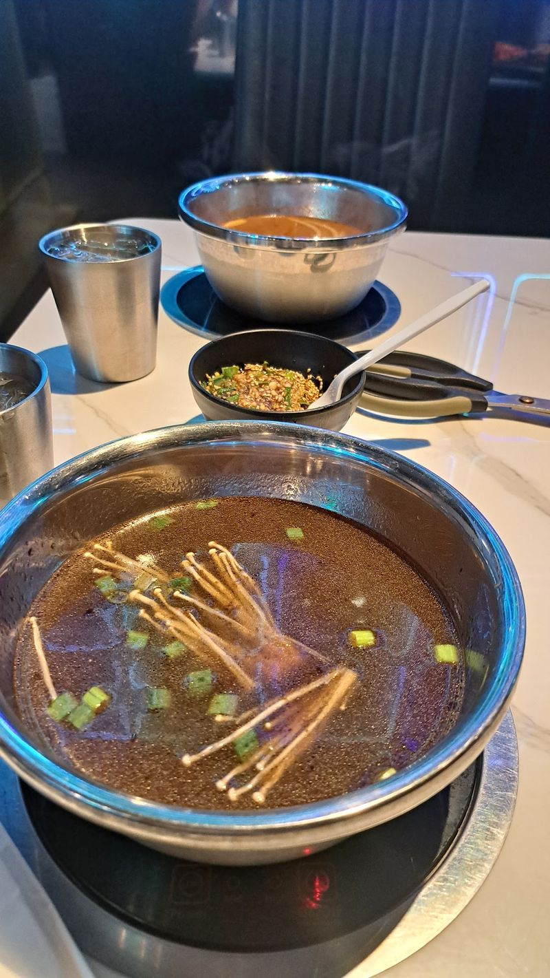 Hot Pot Brings Another Tabletop Experience