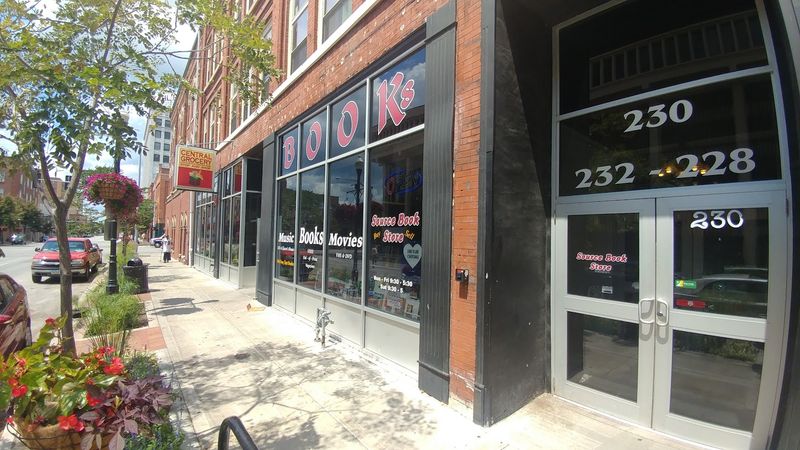 Source Book Store, Davenport