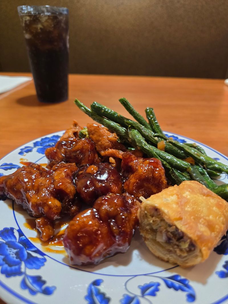 Chinese Favorites Keep Plenty Of Competition On The Hot Line