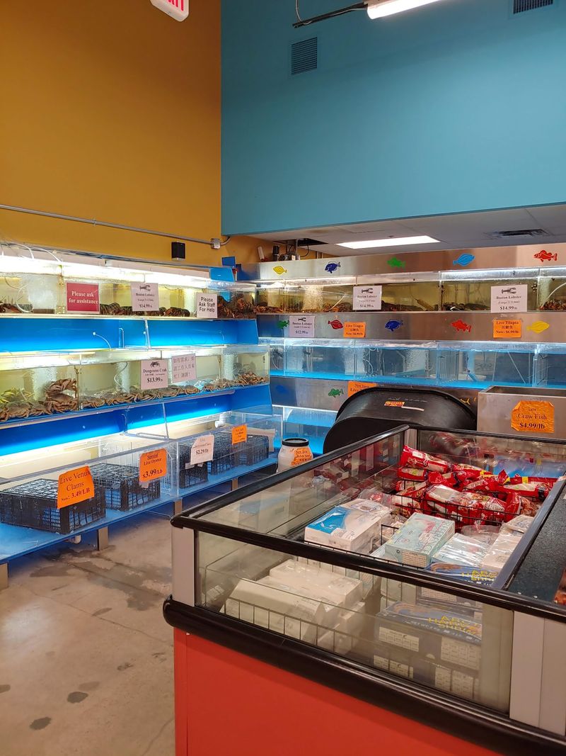 Live Seafood Tanks In The Back