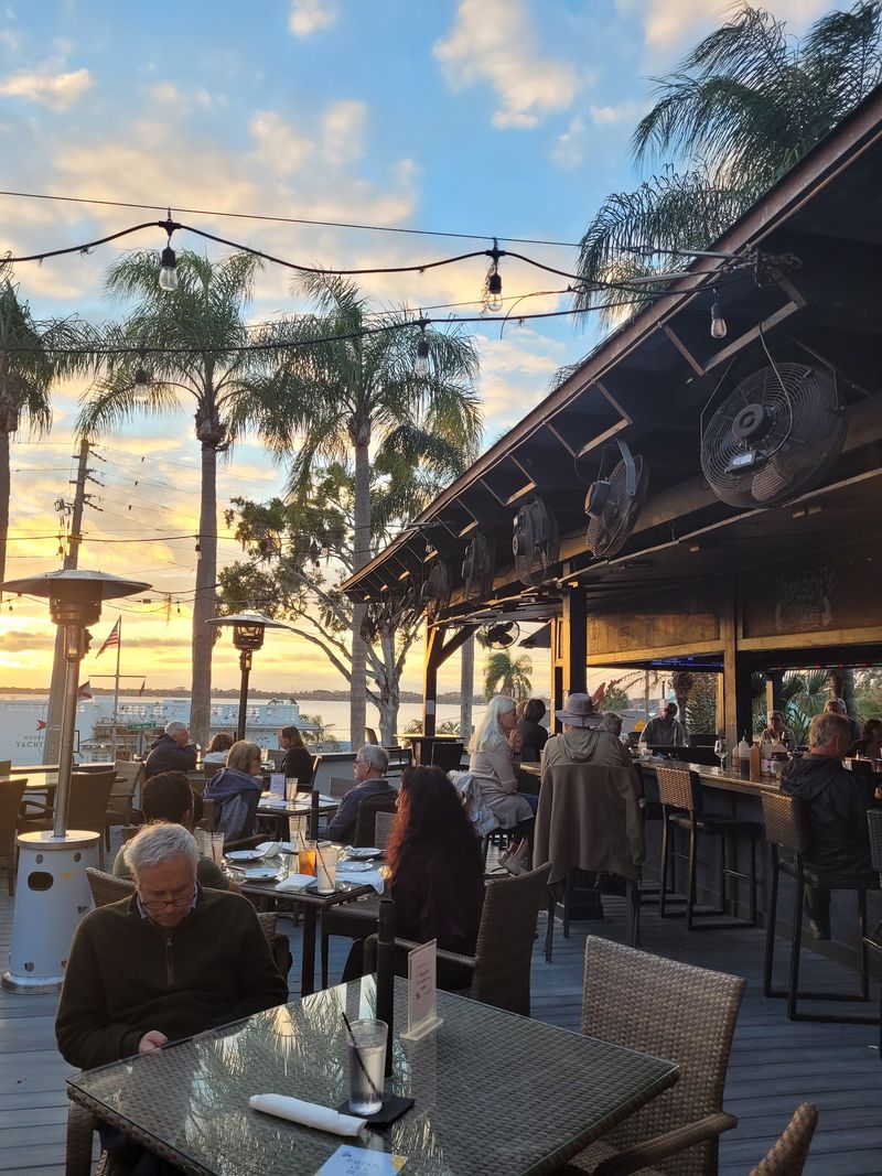 Live Music and an Easygoing Atmosphere