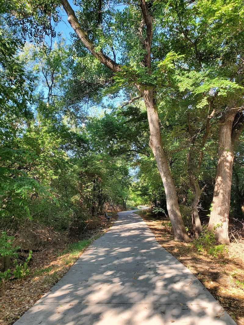 Chisholm Creek Park Nature Trail, Wichita