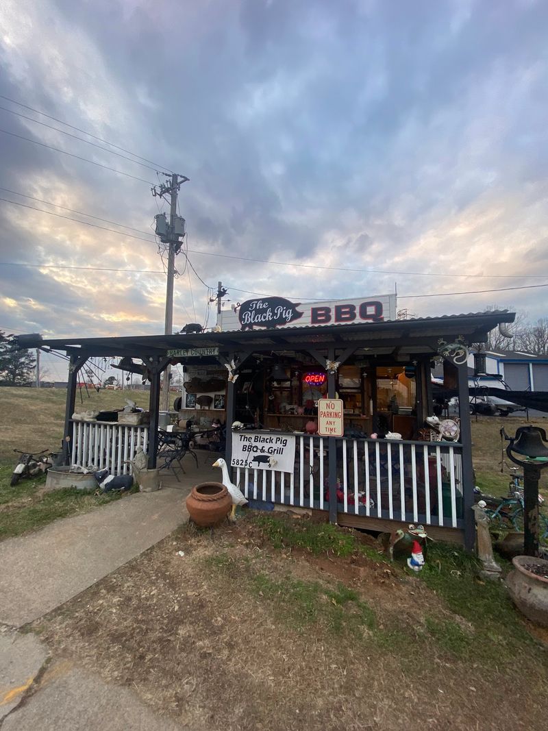 The Black Pig BBQ And Grill
