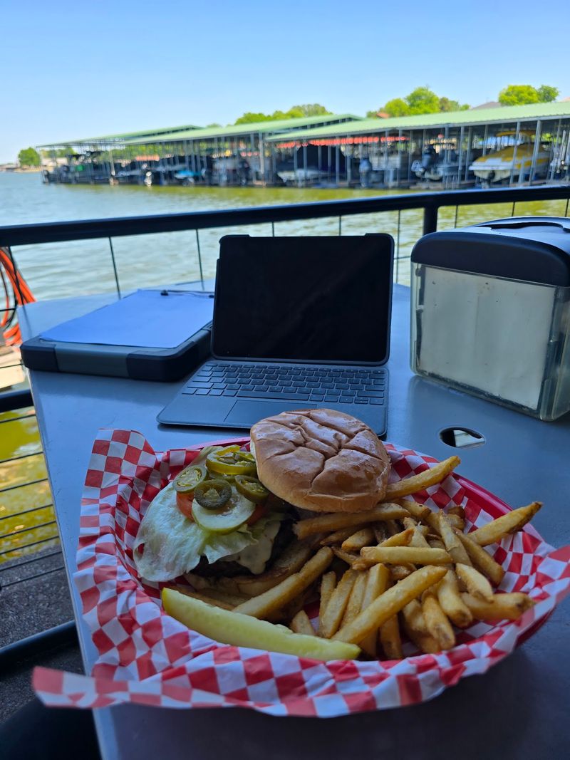 Stumpy's Lakeside Grill