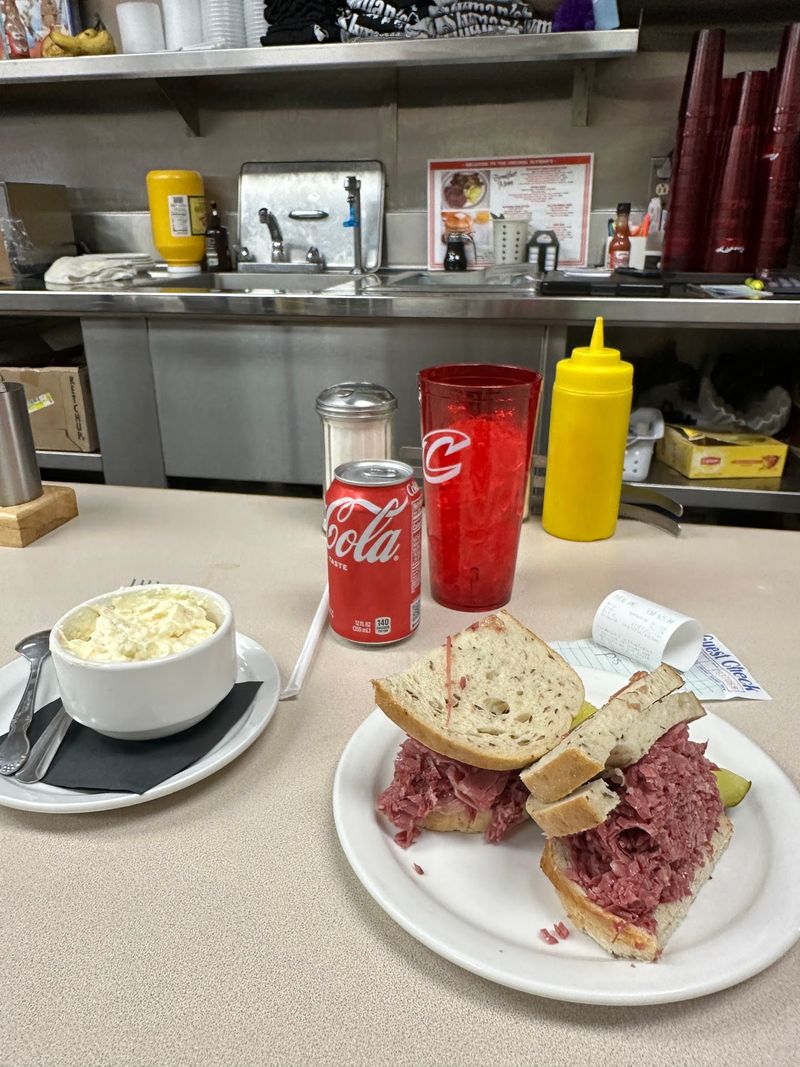 Weekday Hours Turn This Cleveland Classic Into A Lunch Mission