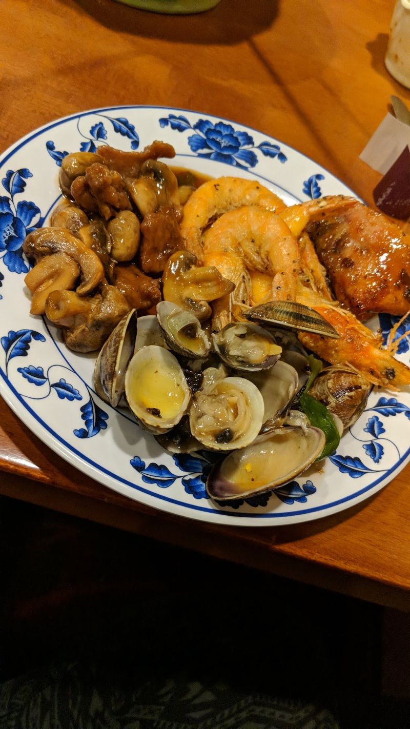 Seafood Gives This Maine Buffet Its Strongest Hook