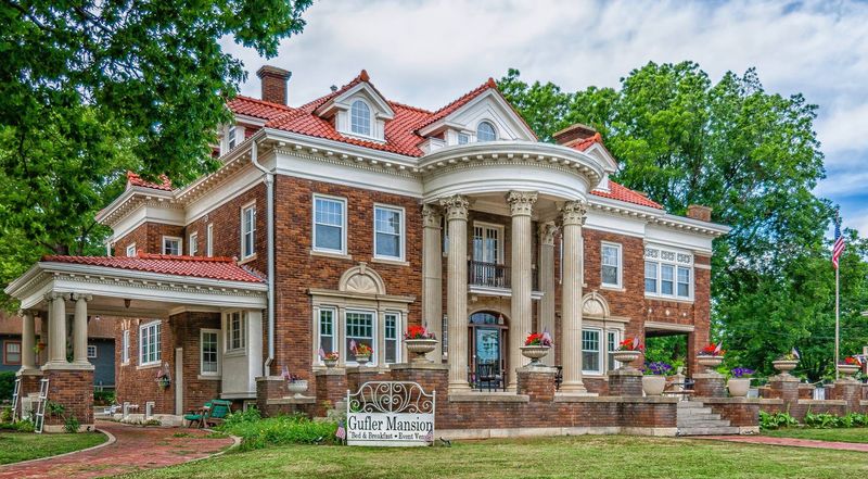 Gufler Mansion