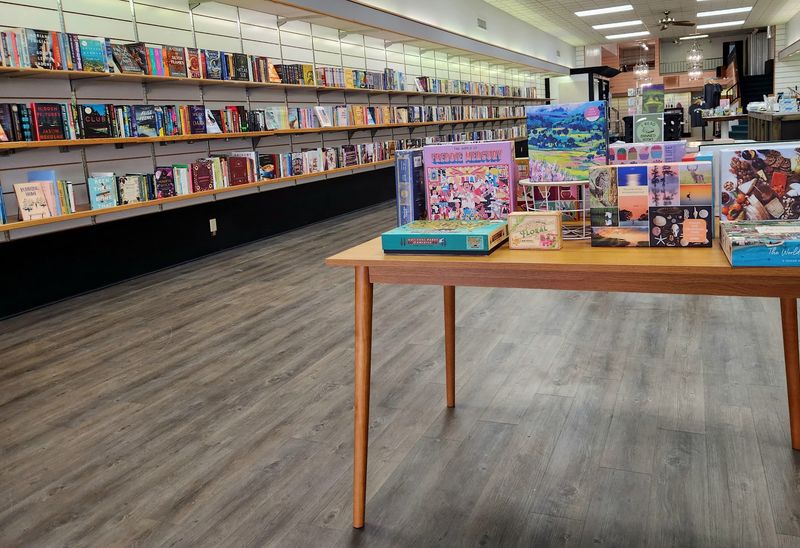 Books & Bakery, Carroll