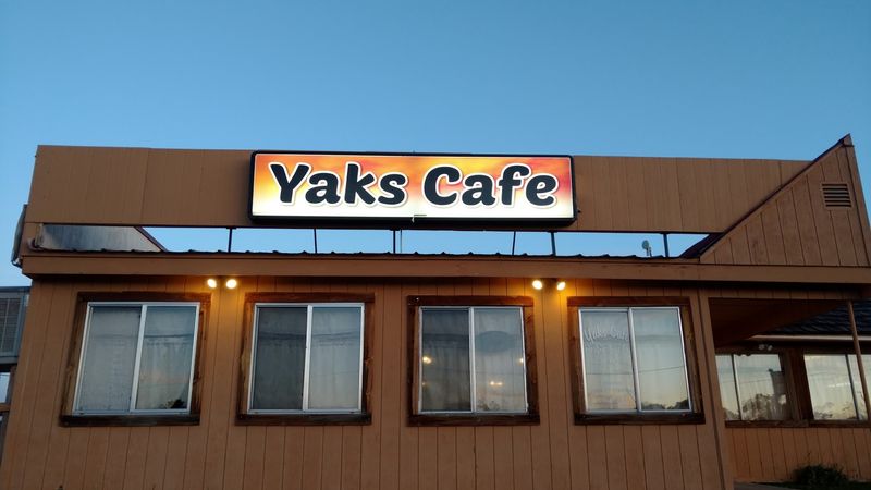 Yaks Café, Blanding