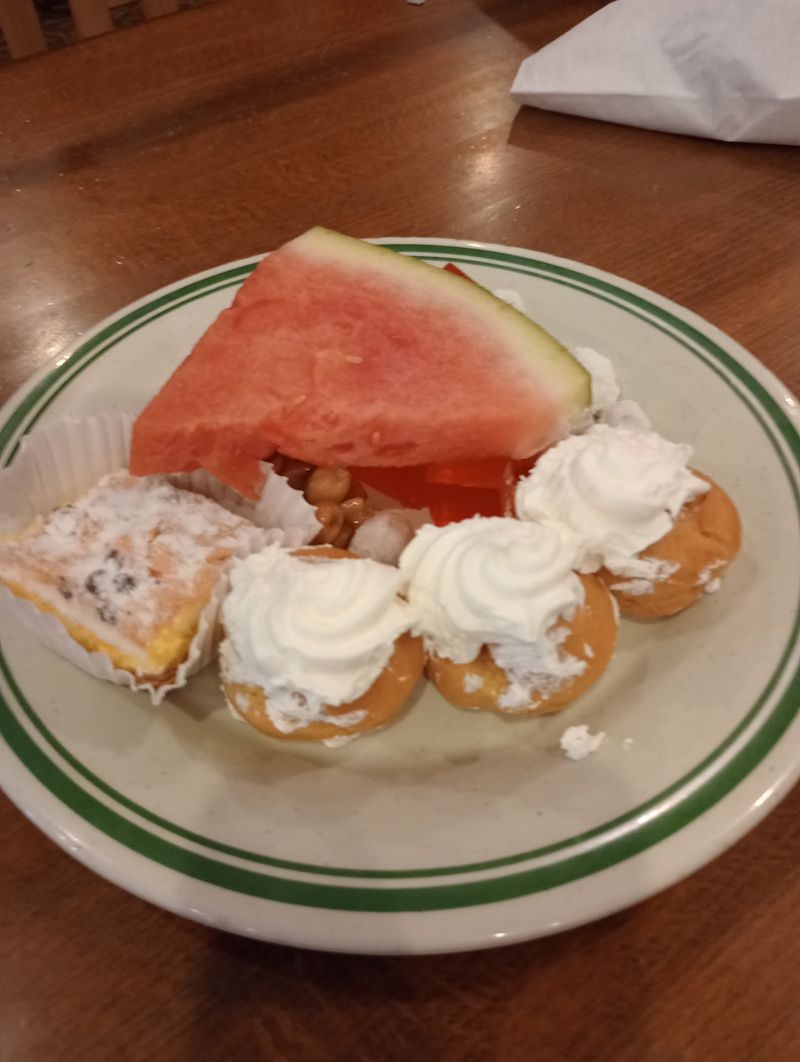 Dessert And Fruit Give The Final Round A Different Pace