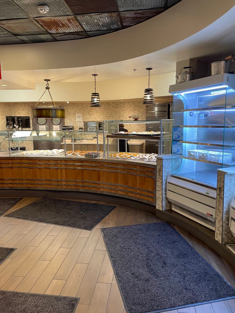 The Buffeteria Format Keeps The Meal Self-Serve