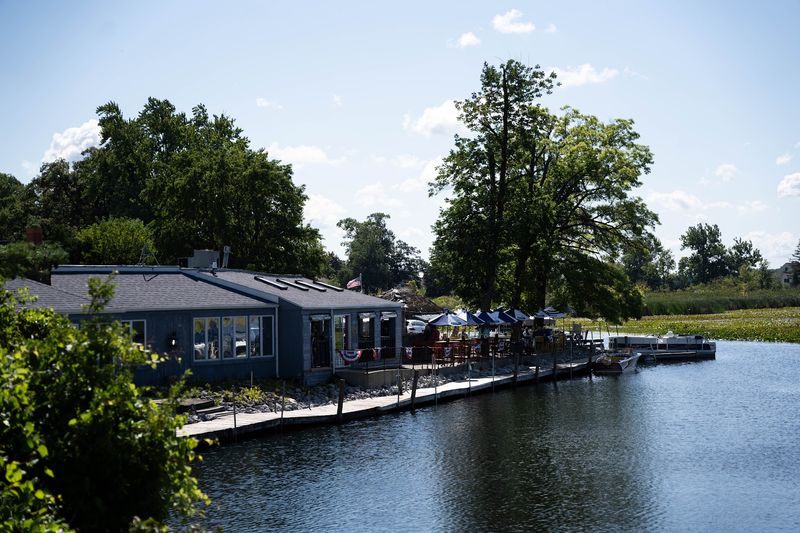 Boaters Can Pull Up Almost As Easily As Drivers