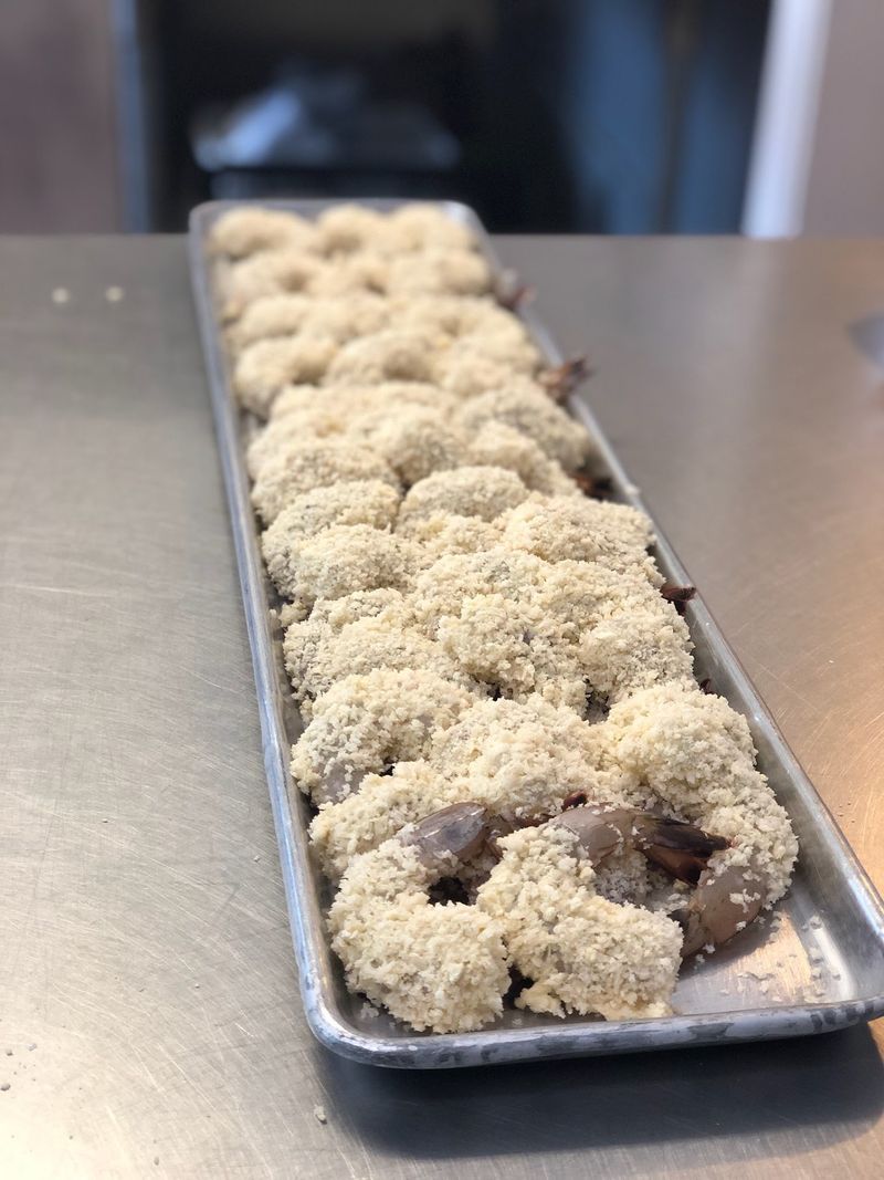 Two Nearby Hil-Mak Locations Cover Dining And Take-Home Seafood