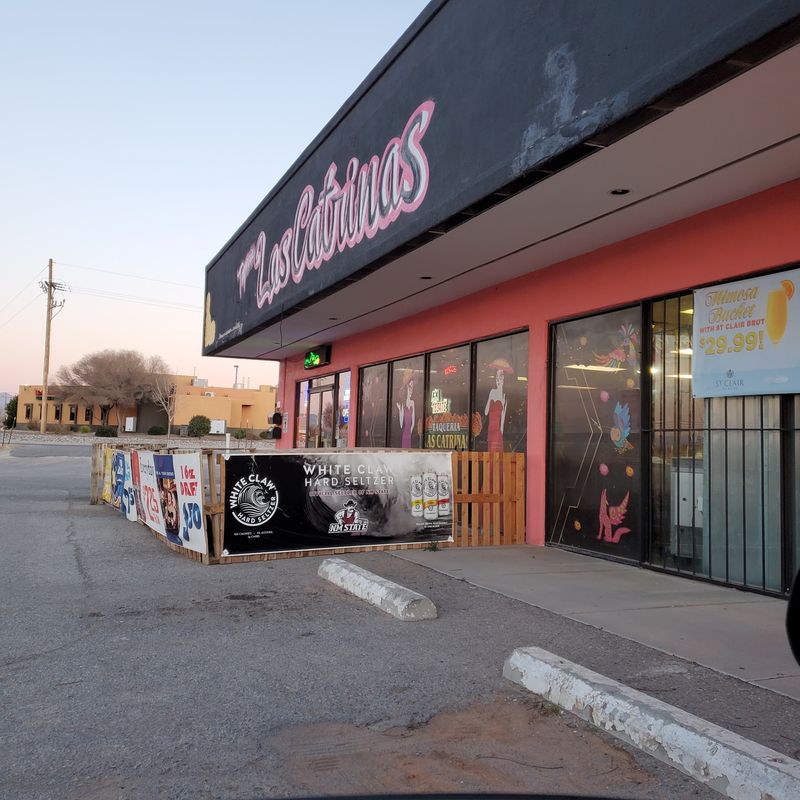 A Giant Roadside Figure Steals The Spotlight