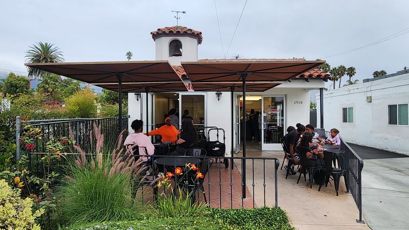 A Santa Barbara Burger Tradition With More Than 40 Years of History