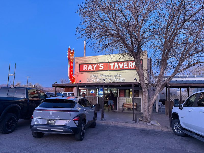 Ray's Tavern, Green River