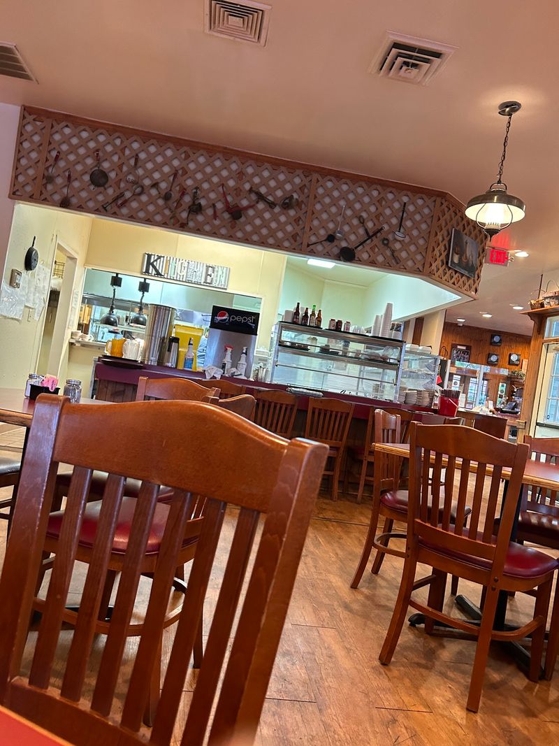 Warm Service and Who Feels at Home Here